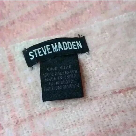 STEVE MADDEN Soft Pink & White Check Scarf - Picture 5 of 7
